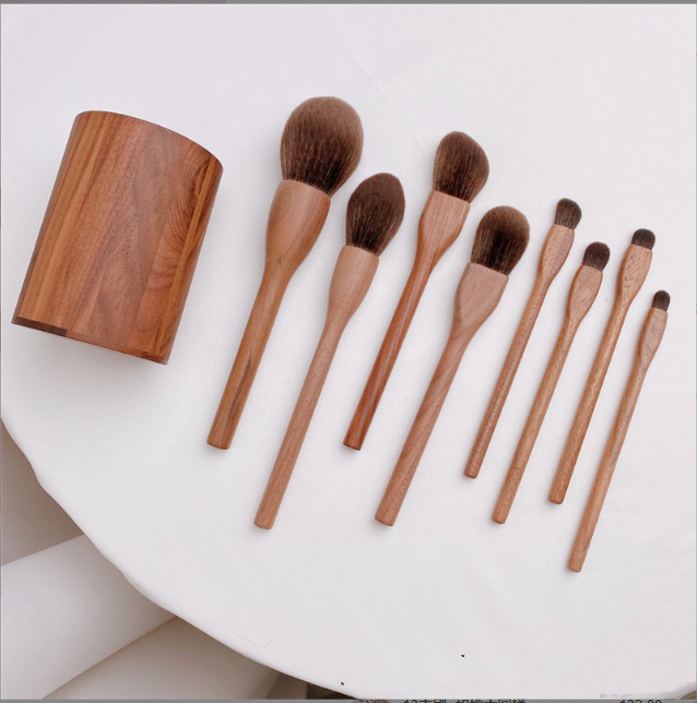 Natural walnut makeup brush kit