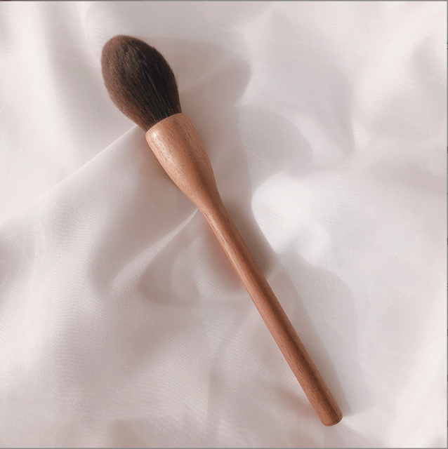 Natural walnut makeup brush kit